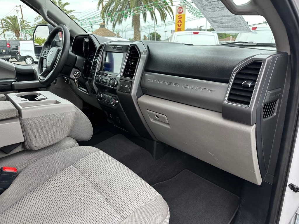 Ford F-250 Vehicle Full-screen Gallery Image 20