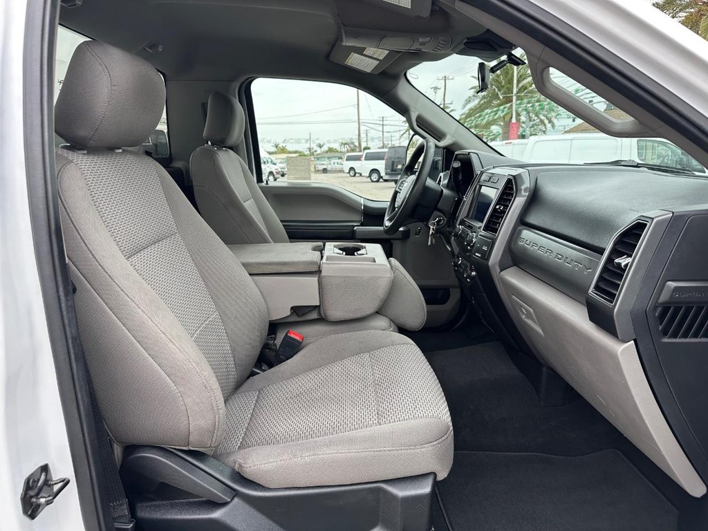 Ford F-250 Vehicle Full-screen Gallery Image 21