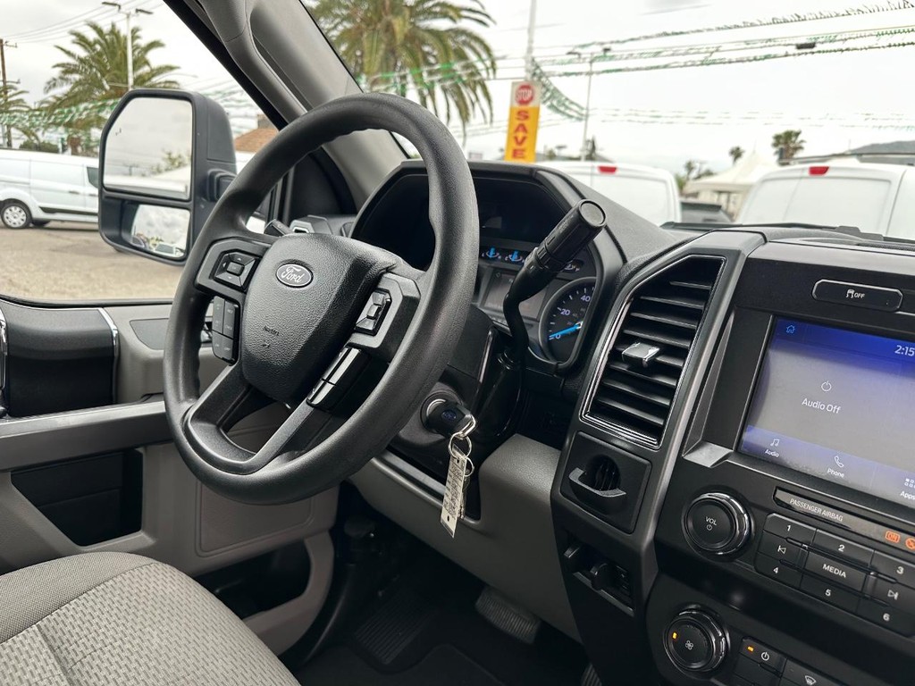 Ford F-250 Vehicle Full-screen Gallery Image 23