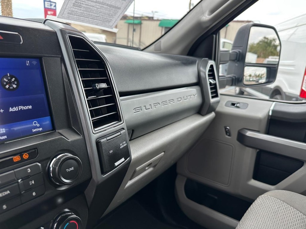 Ford F-250 Vehicle Full-screen Gallery Image 25