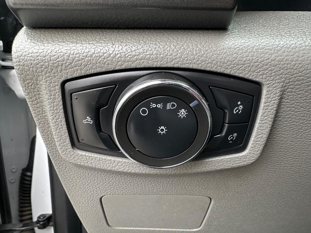 Ford F-250 Vehicle Full-screen Gallery Image 27