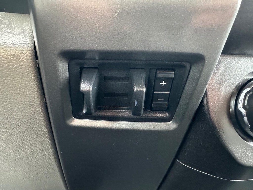 Ford F-250 Vehicle Full-screen Gallery Image 33