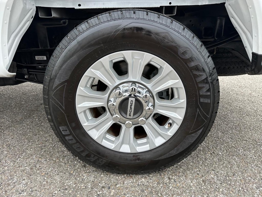 Ford F-250 Vehicle Full-screen Gallery Image 36