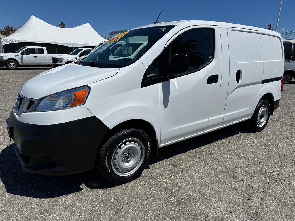 Nissan NV200 Vehicle Full-screen Gallery Image 13