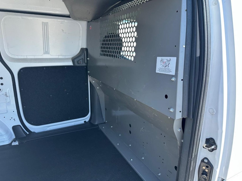 Nissan NV200 Vehicle Full-screen Gallery Image 20