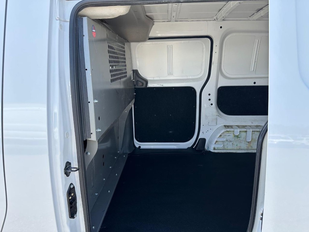 Nissan NV200 Vehicle Full-screen Gallery Image 22