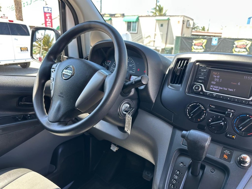 Nissan NV200 Vehicle Full-screen Gallery Image 33