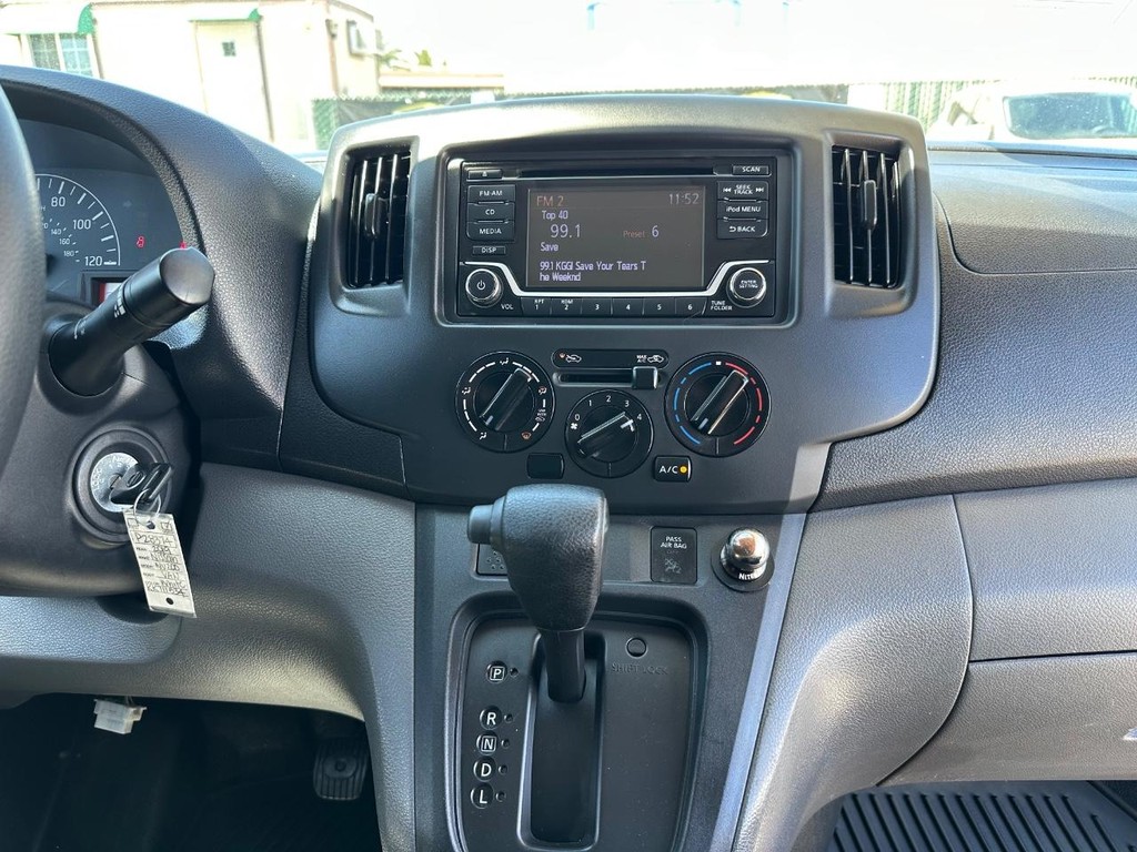 Nissan NV200 Vehicle Full-screen Gallery Image 34