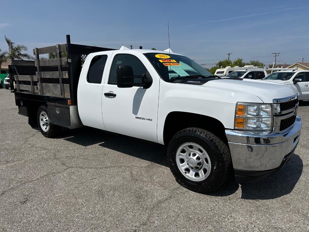 2012 Chevrolet Silverado 3500HD photo 2
