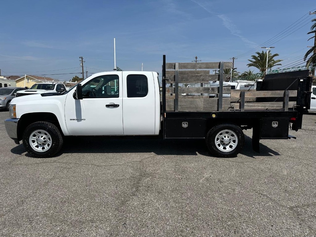 Chevrolet Silverado 3500HD Vehicle Full-screen Gallery Image 11