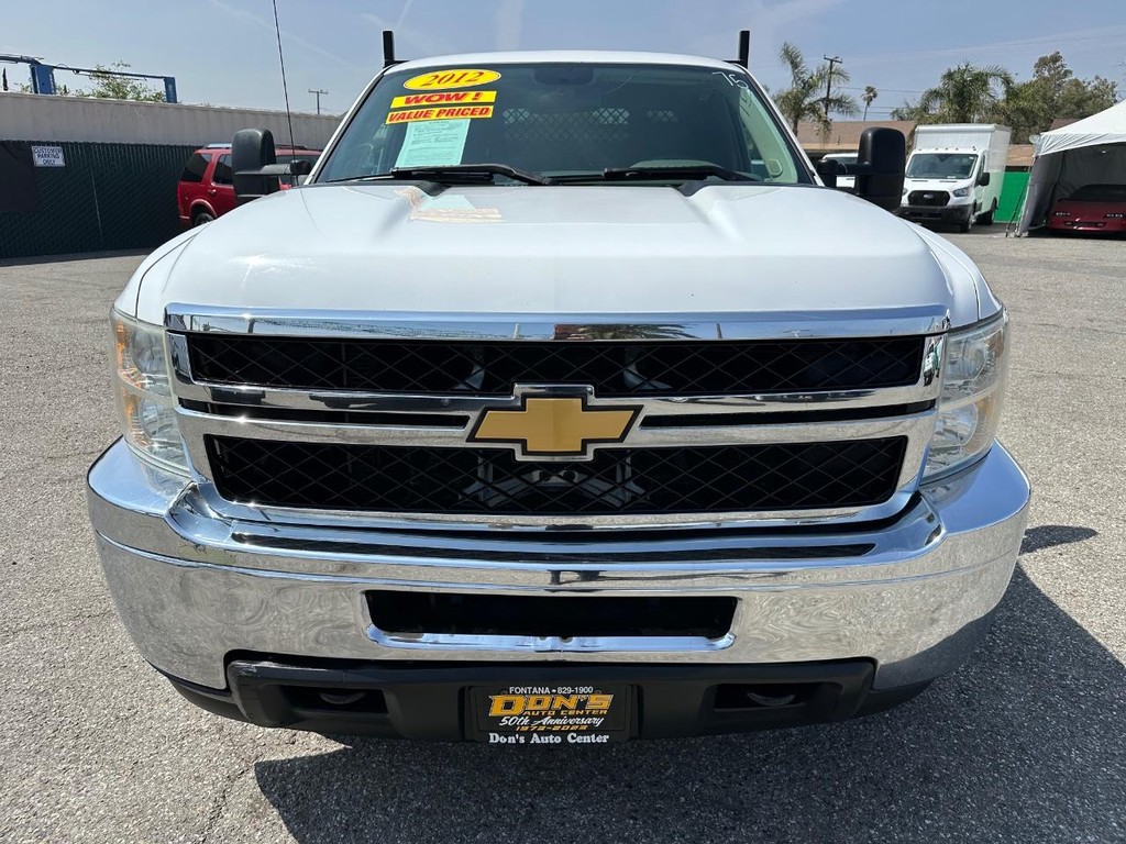 Chevrolet Silverado 3500HD Vehicle Full-screen Gallery Image 14