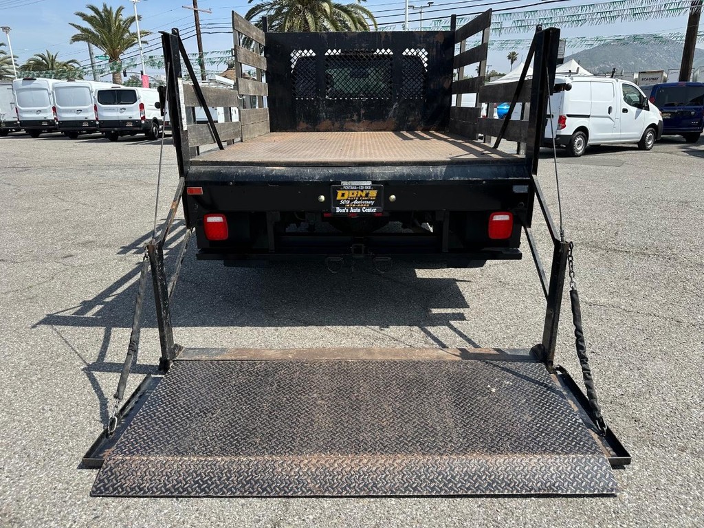 Chevrolet Silverado 3500HD Vehicle Full-screen Gallery Image 20