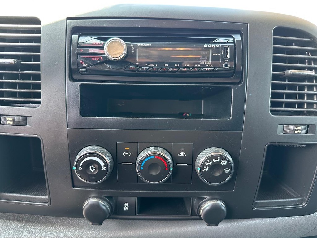 Chevrolet Silverado 3500HD Vehicle Full-screen Gallery Image 41