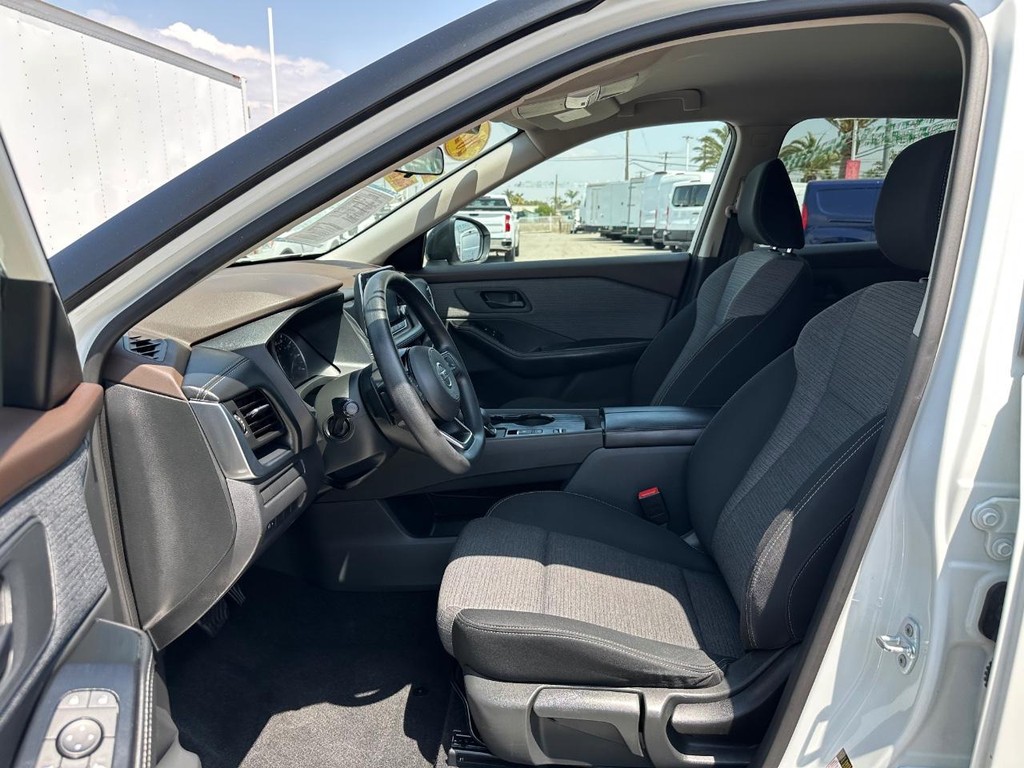 2021 Nissan Rogue S photo 12