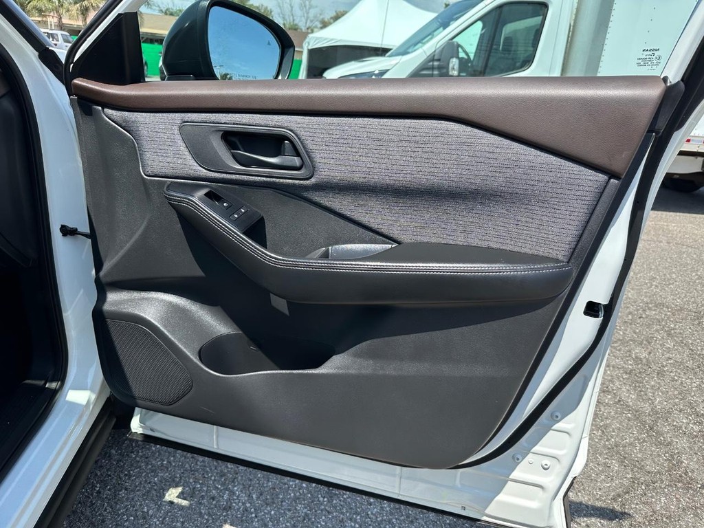 2021 Nissan Rogue S photo 14