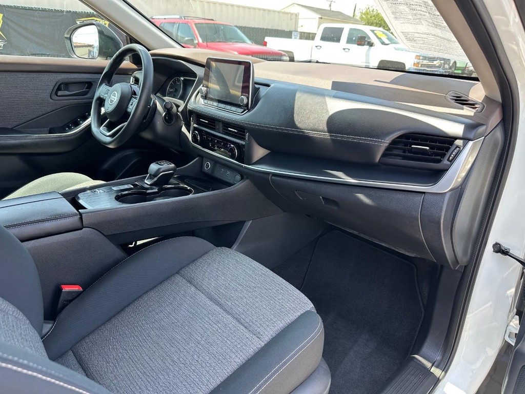 2021 Nissan Rogue S photo 15