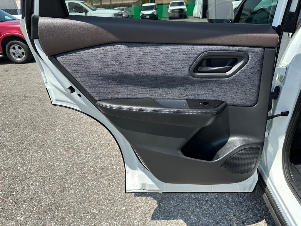 2021 Nissan Rogue S photo 24