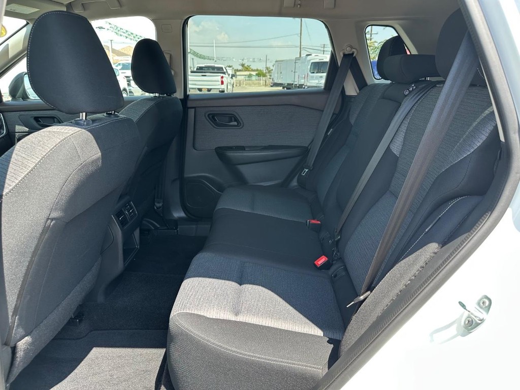2021 Nissan Rogue S photo 25