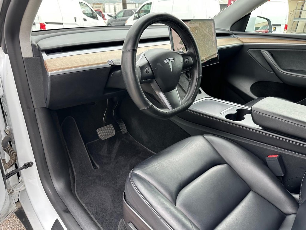 2022 Tesla Model Y Long Range photo 10