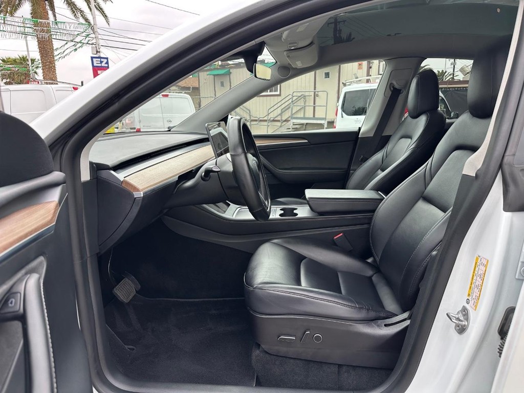 2022 Tesla Model Y Long Range photo 11