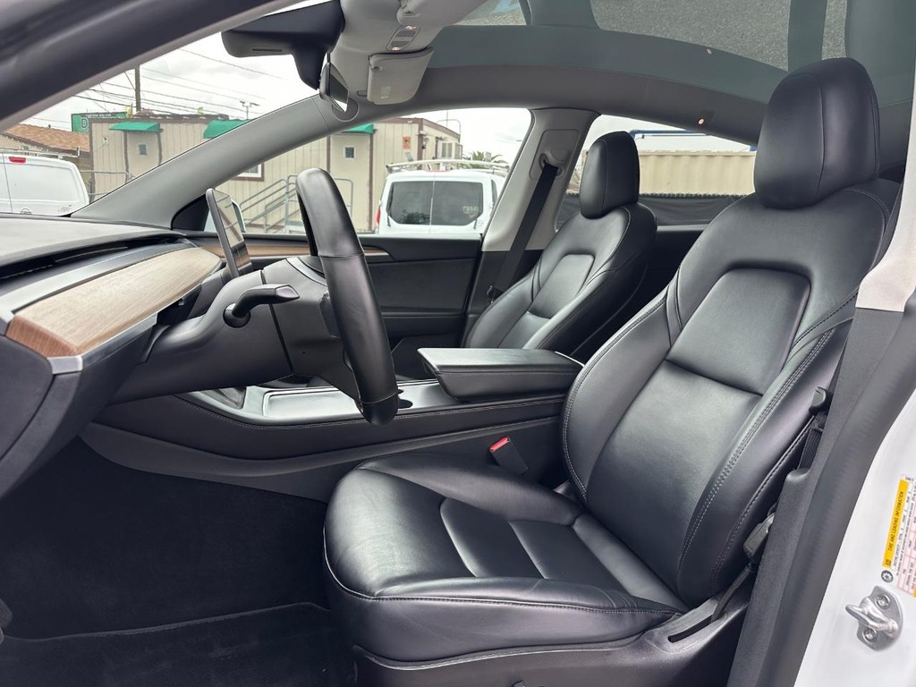 2022 Tesla Model Y Long Range photo 12