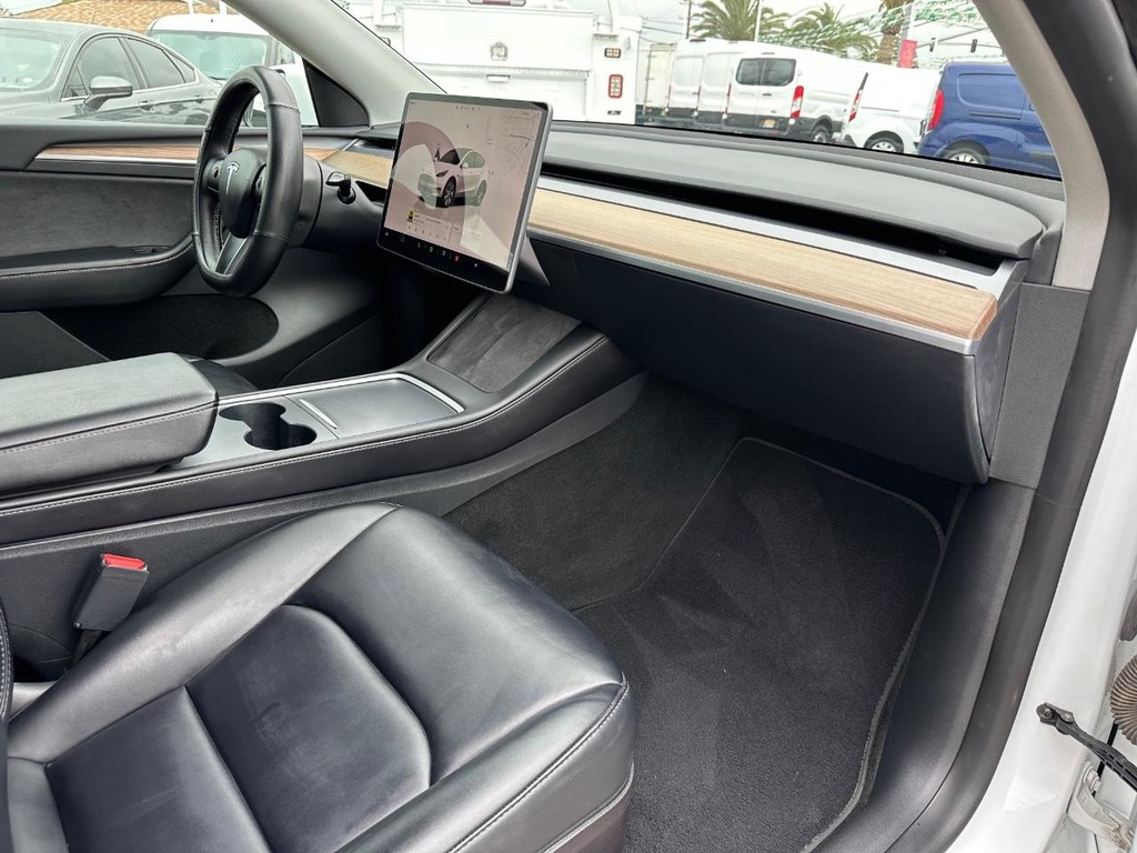 2022 Tesla Model Y Long Range photo 14