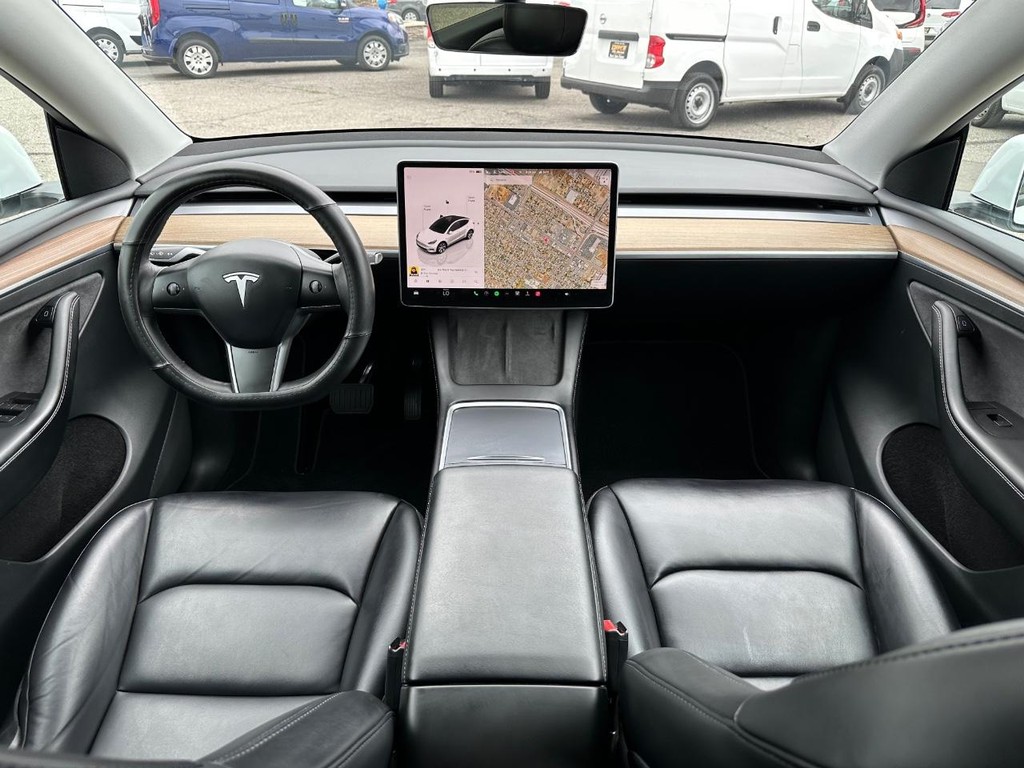2022 Tesla Model Y Long Range photo 17