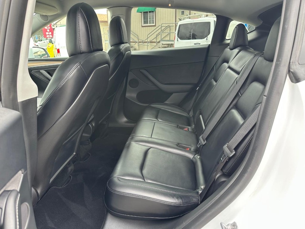 2022 Tesla Model Y Long Range photo 24