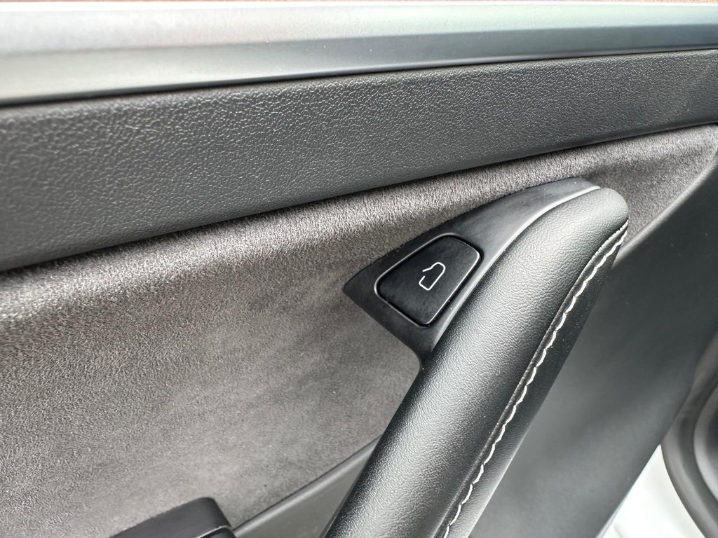 2022 Tesla Model Y Long Range photo 26