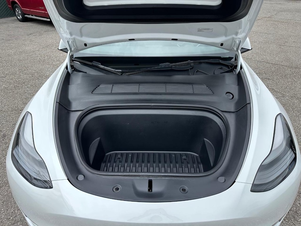 2022 Tesla Model Y Long Range photo 29