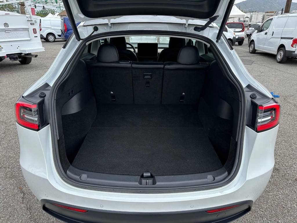 2022 Tesla Model Y Long Range photo 30