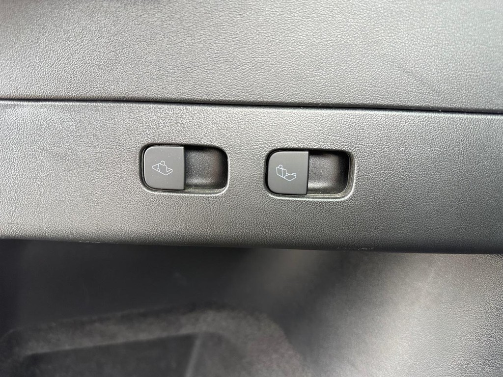 2022 Tesla Model Y Long Range photo 32