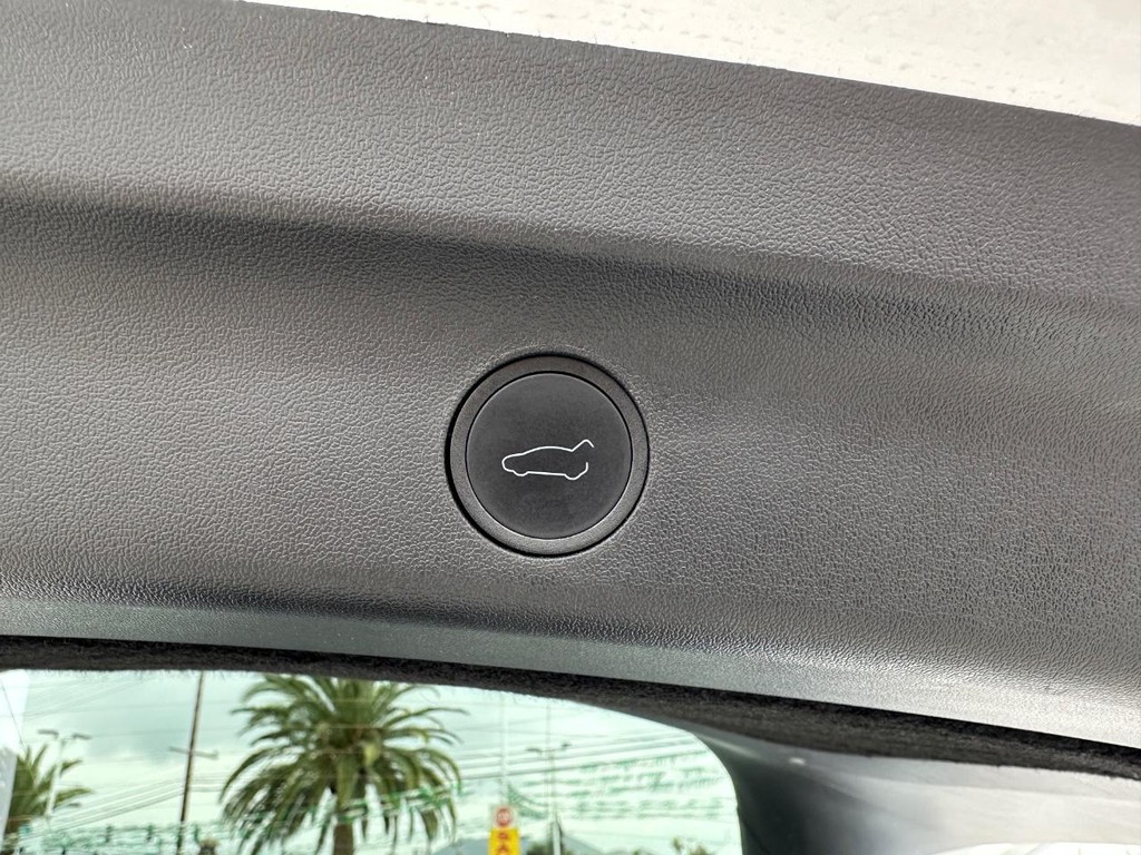 2022 Tesla Model Y Long Range photo 36
