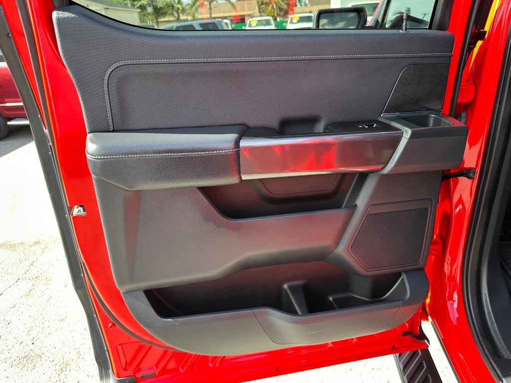 Ford F-150 Vehicle Full-screen Gallery Image 31