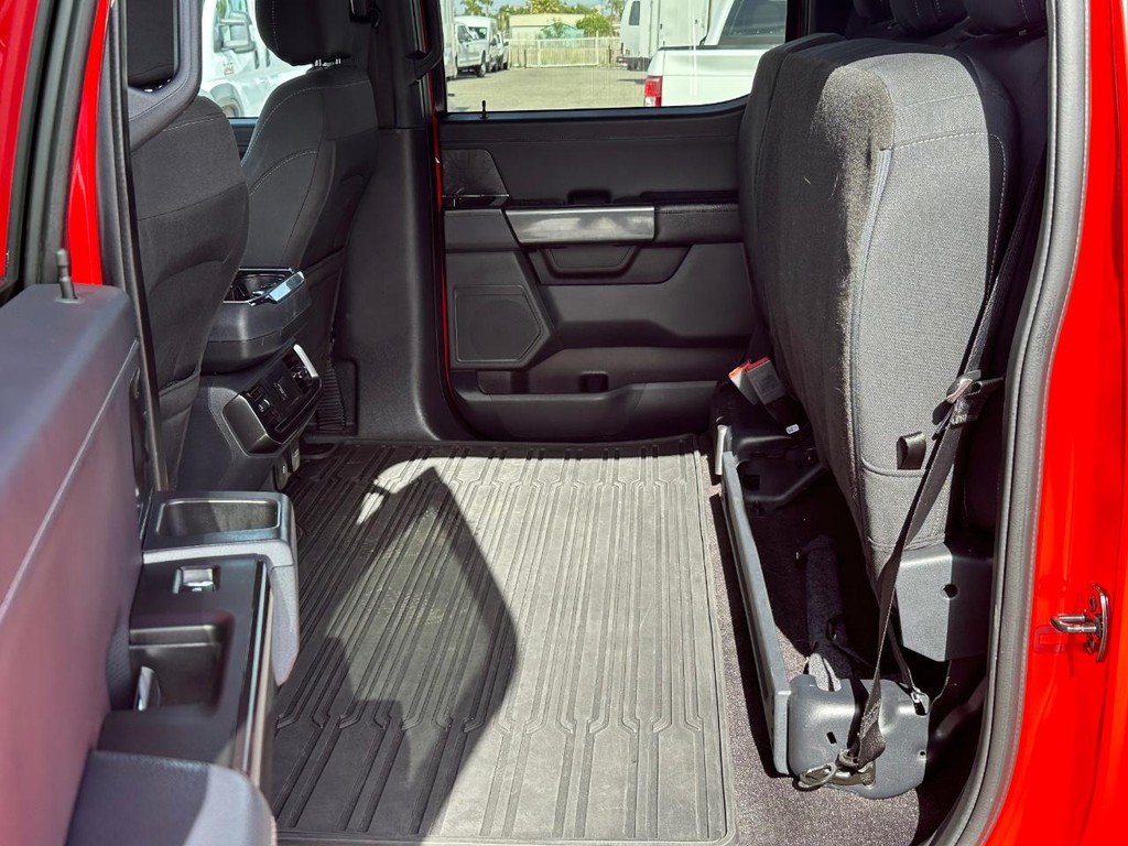 Ford F-150 Vehicle Full-screen Gallery Image 33