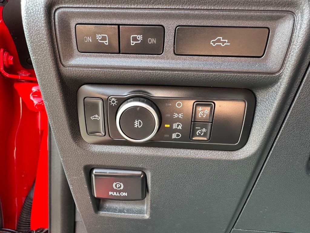 Ford F-150 Vehicle Full-screen Gallery Image 35