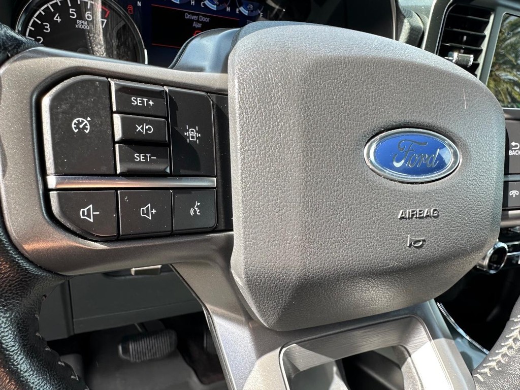 Ford F-150 Vehicle Full-screen Gallery Image 36