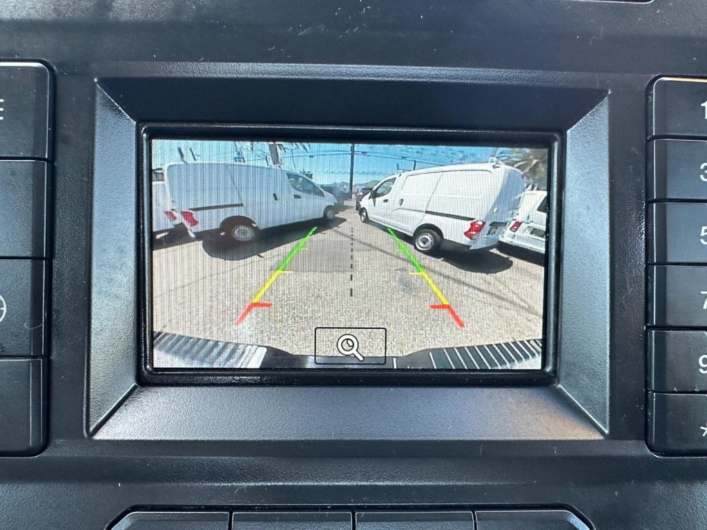 Ford F-150 Vehicle Full-screen Gallery Image 30