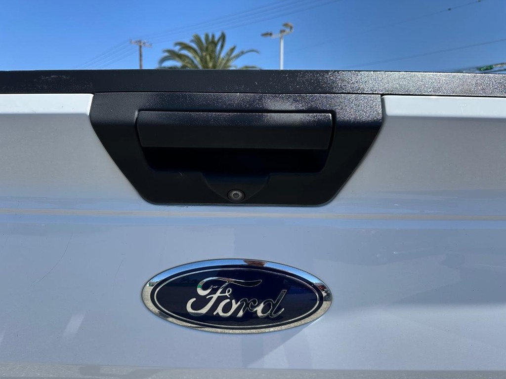 Ford F-150 Vehicle Full-screen Gallery Image 31