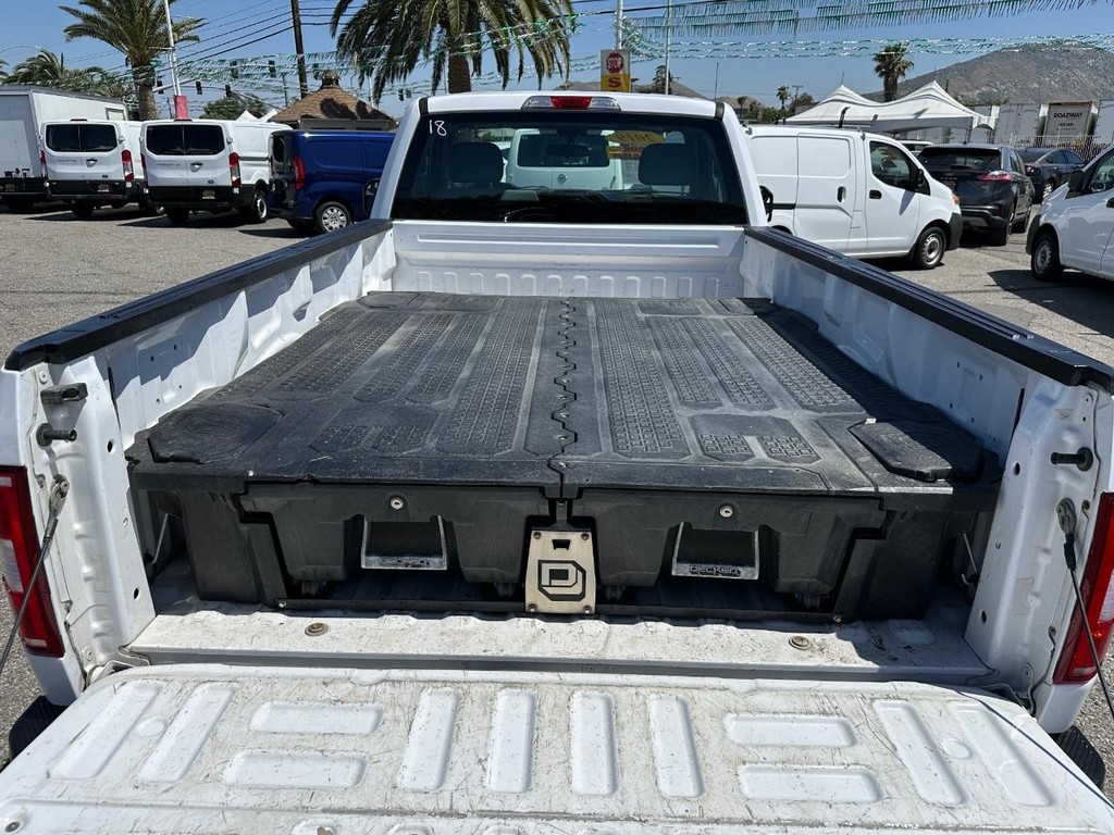 Ford F-150 Vehicle Full-screen Gallery Image 32