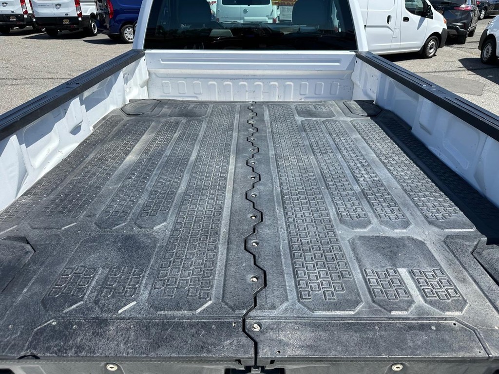 Ford F-150 Vehicle Full-screen Gallery Image 33