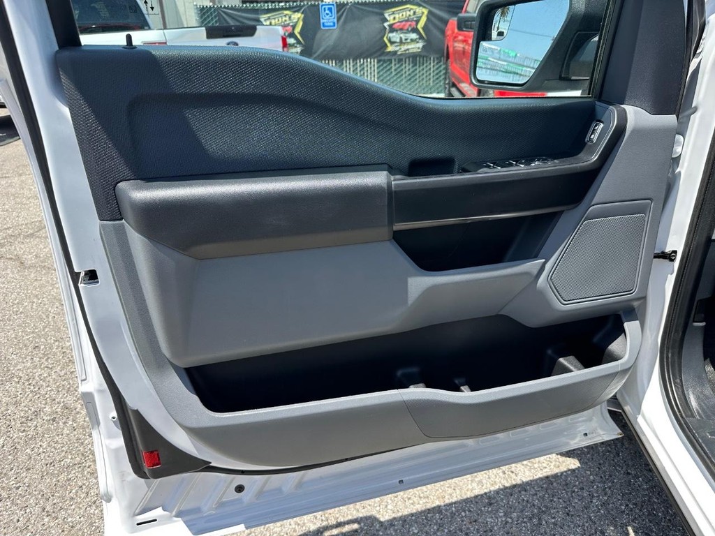 Ford F-150 Vehicle Full-screen Gallery Image 15