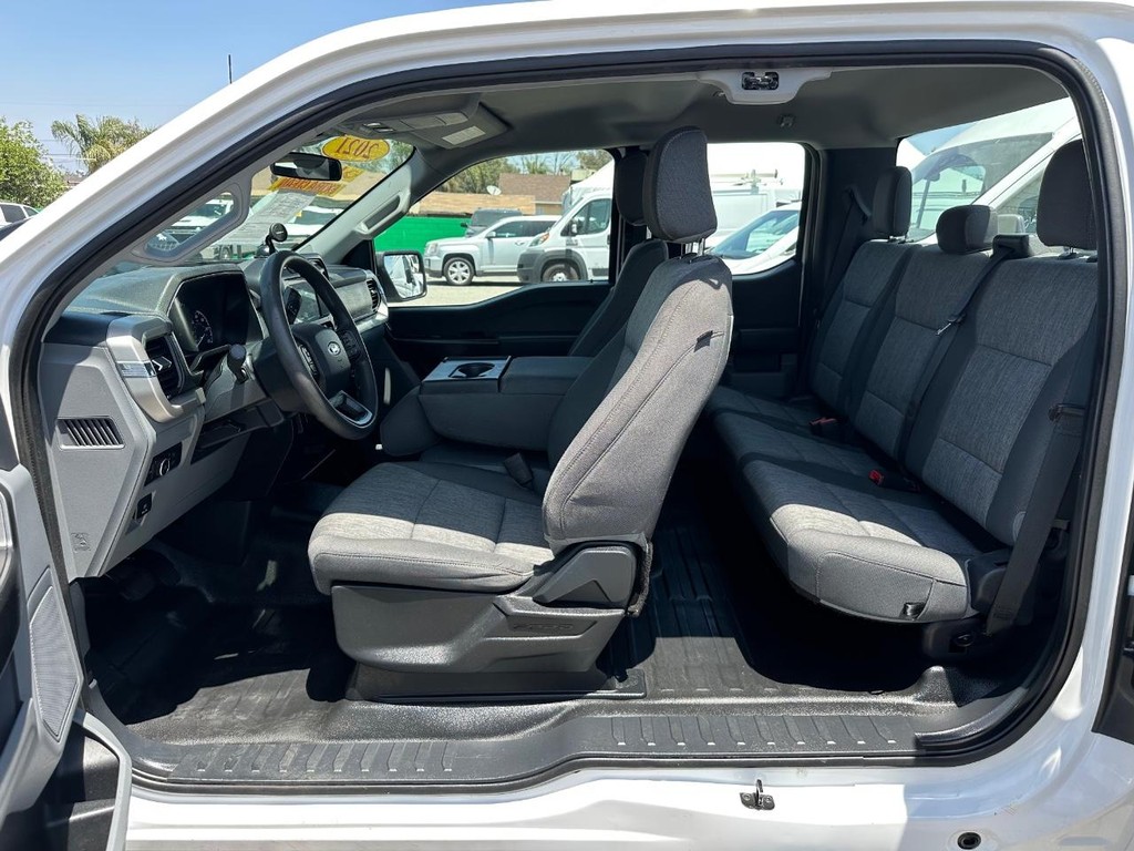 Ford F-150 Vehicle Full-screen Gallery Image 17