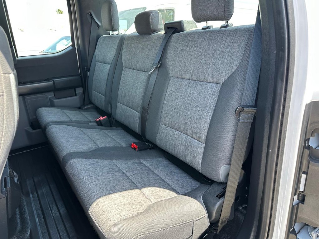 Ford F-150 Vehicle Full-screen Gallery Image 20