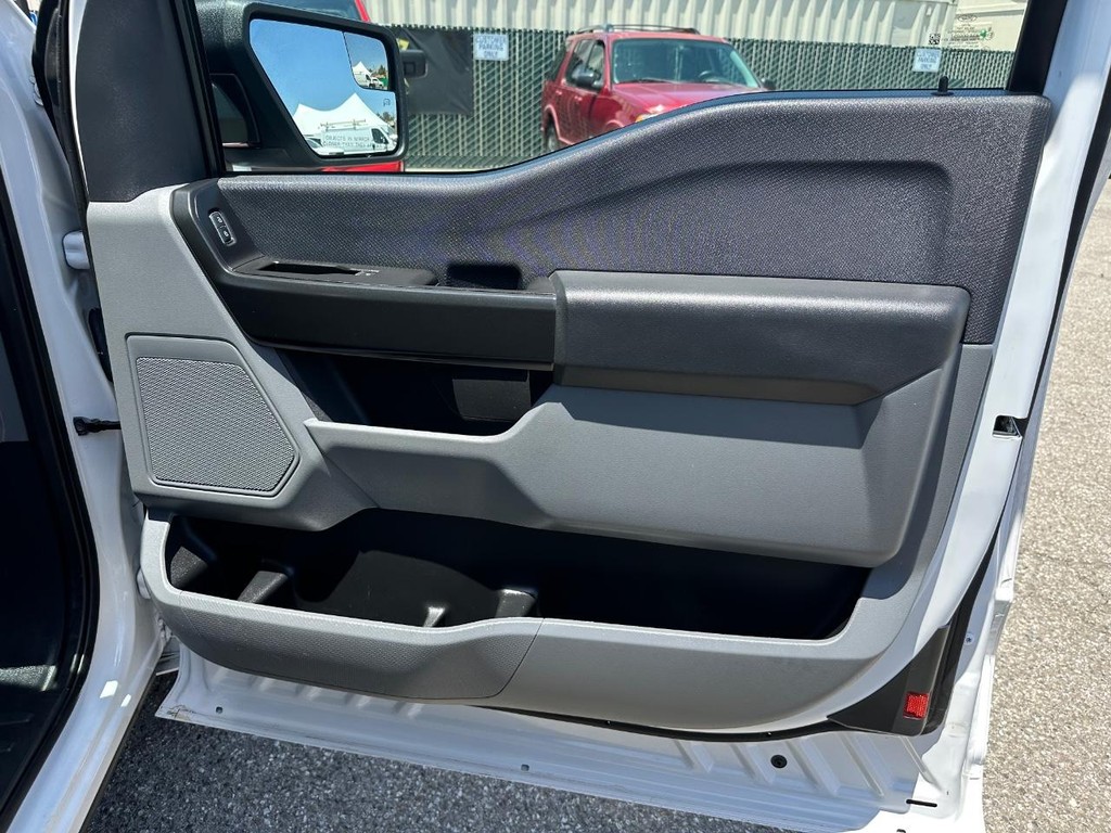 Ford F-150 Vehicle Full-screen Gallery Image 22