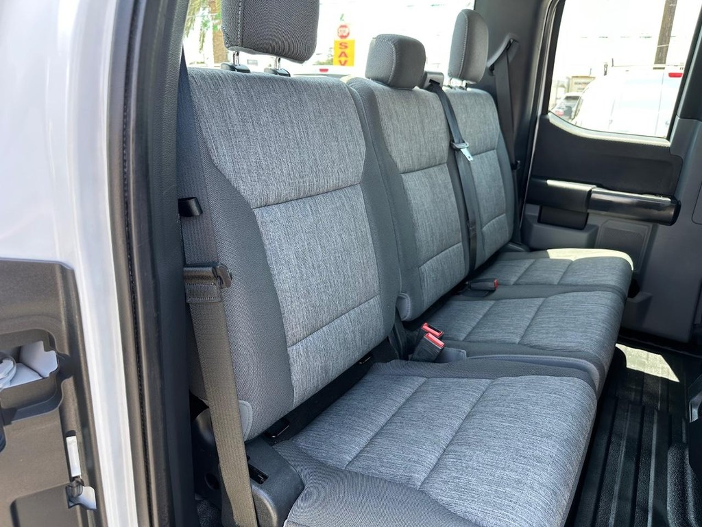 Ford F-150 Vehicle Full-screen Gallery Image 27