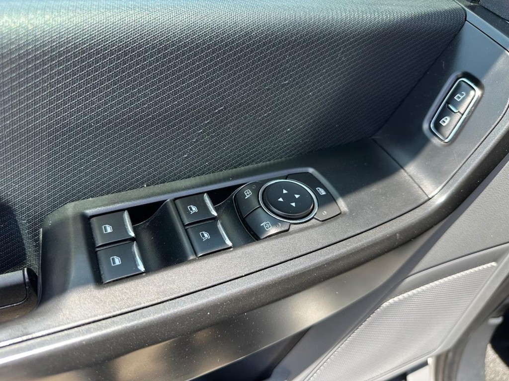 Ford F-150 Vehicle Full-screen Gallery Image 33