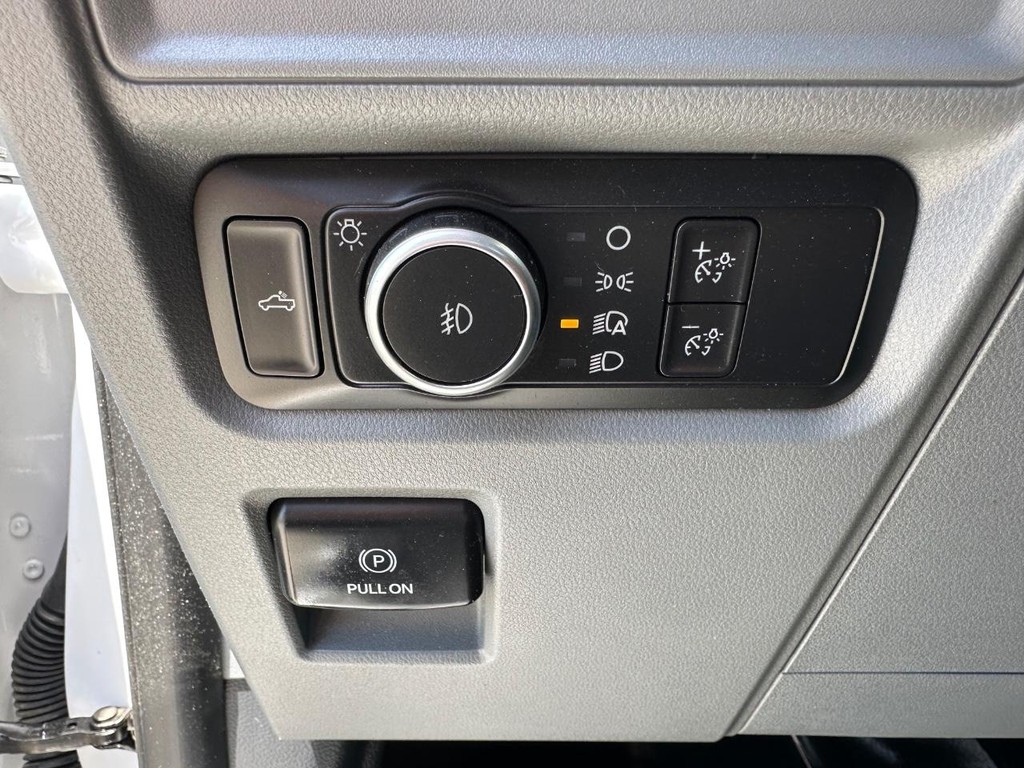 Ford F-150 Vehicle Full-screen Gallery Image 34