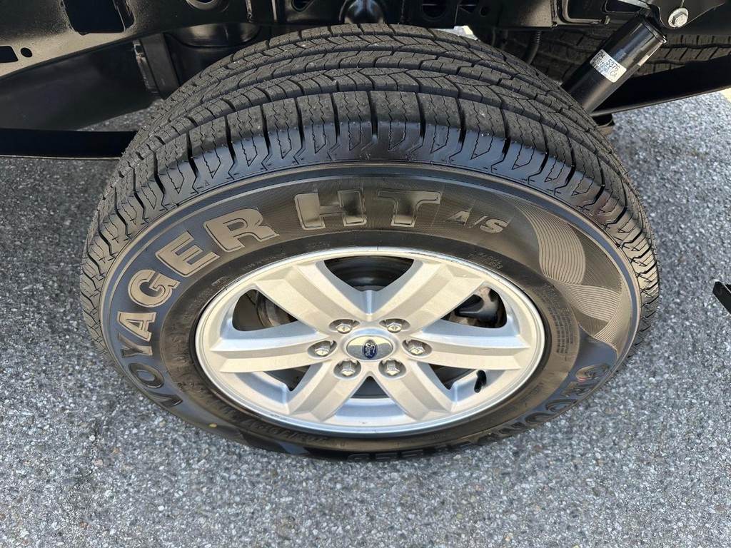 Ford F-150 Vehicle Full-screen Gallery Image 41