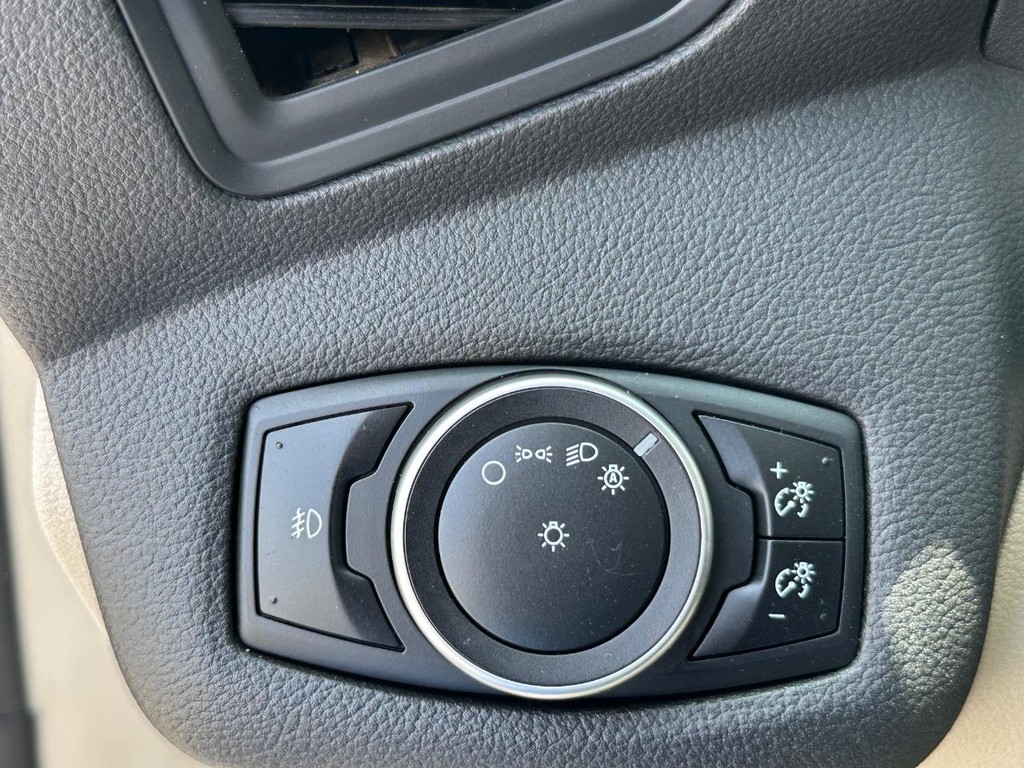 2015 Ford Escape SE photo 28